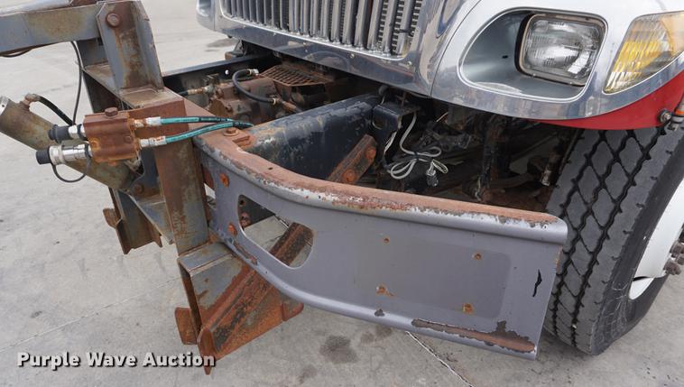 image for item DB0326 2005 International 7300 dump truck