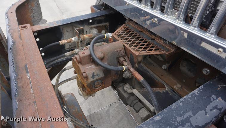 image for item DB0326 2005 International 7300 dump truck