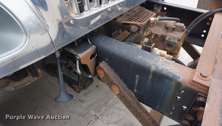 image for item DB0326 2005 International 7300 dump truck