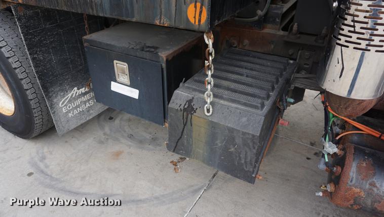 image for item DB0326 2005 International 7300 dump truck