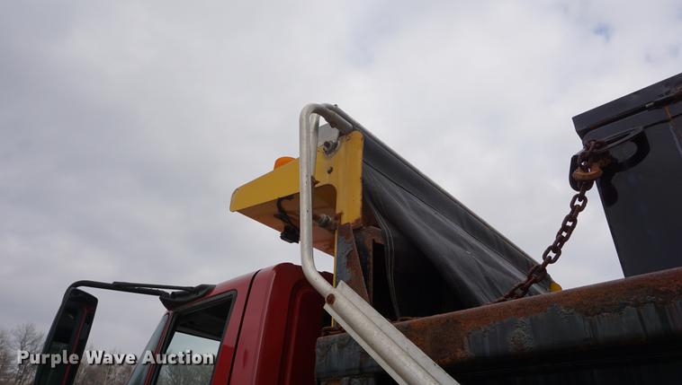 image for item DB0326 2005 International 7300 dump truck