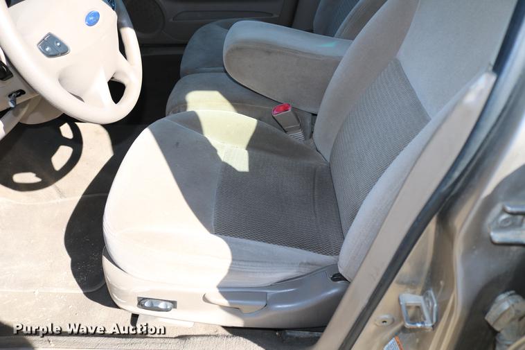 image for item DB6566 2003 Ford Taurus