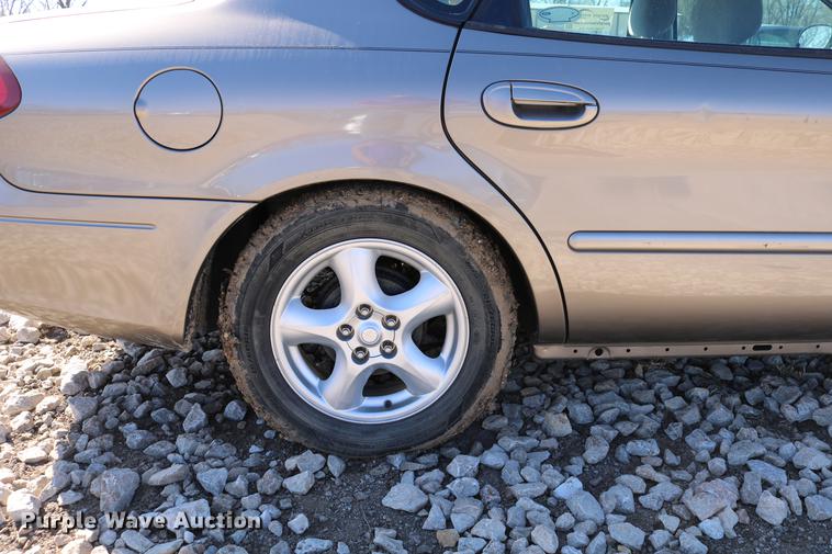 image for item DB6566 2003 Ford Taurus