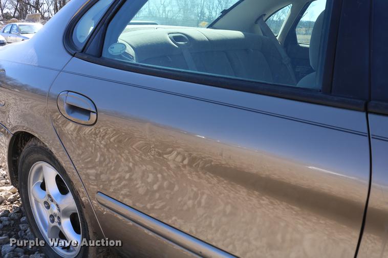 image for item DB6566 2003 Ford Taurus