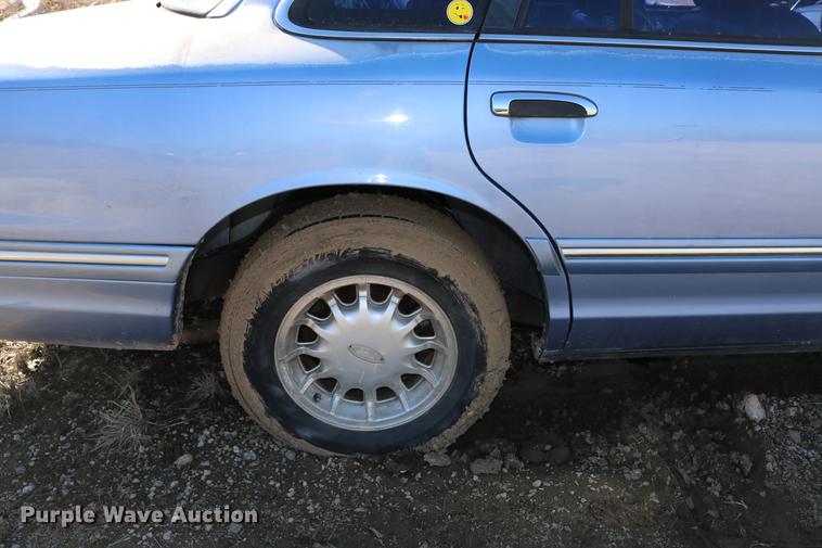 image for item DB6567 1995 Ford Crown Victoria