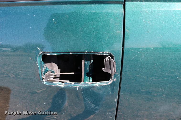 image for item DB6568 1999 Chevrolet Tahoe SUV