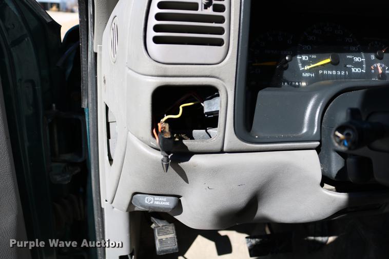 image for item DB6568 1999 Chevrolet Tahoe SUV