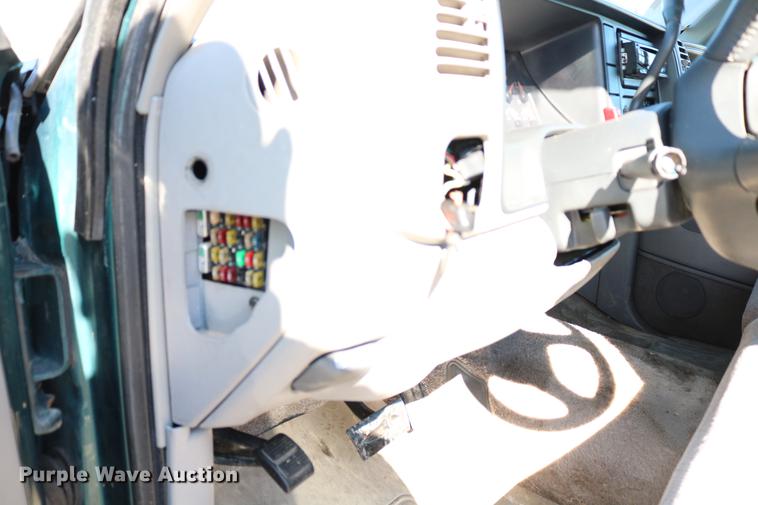 image for item DB6568 1999 Chevrolet Tahoe SUV