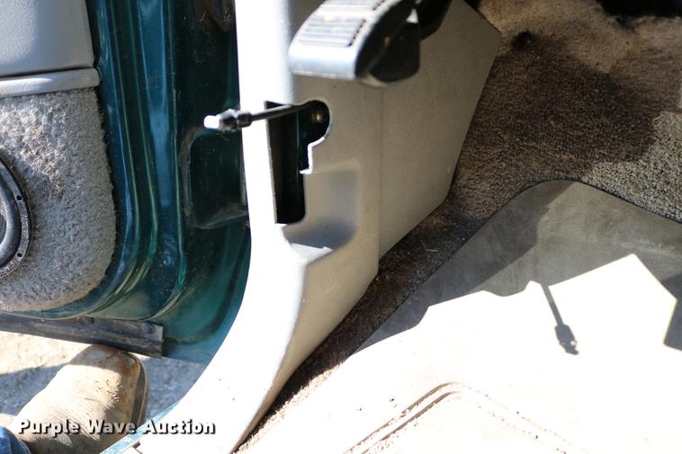 image for item DB6568 1999 Chevrolet Tahoe SUV