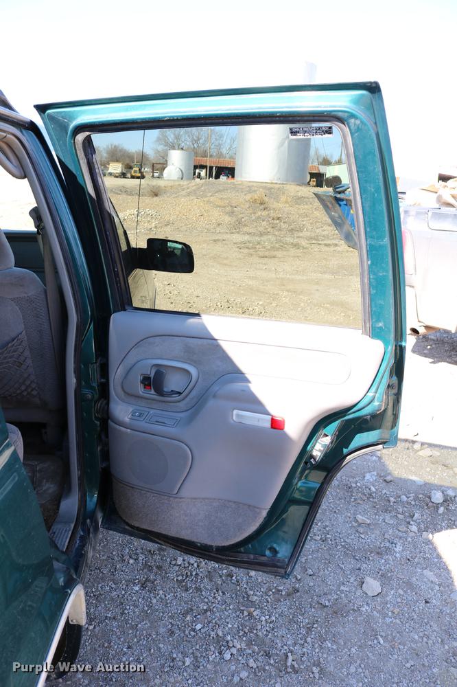 image for item DB6568 1999 Chevrolet Tahoe SUV