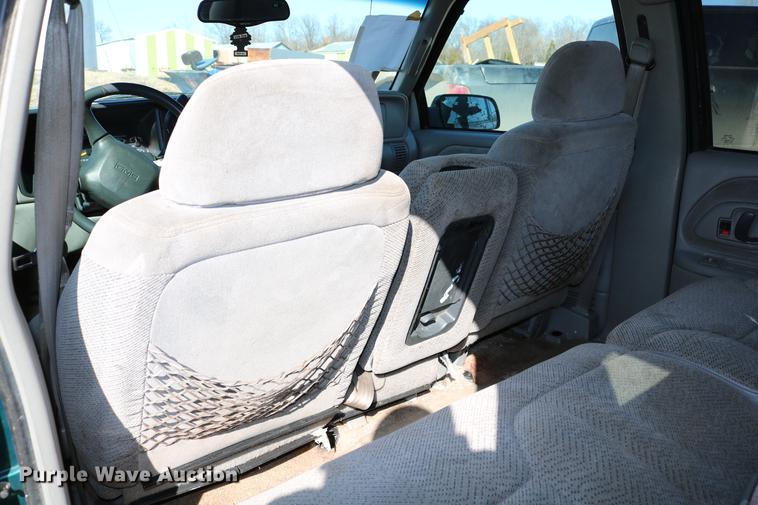 image for item DB6568 1999 Chevrolet Tahoe SUV