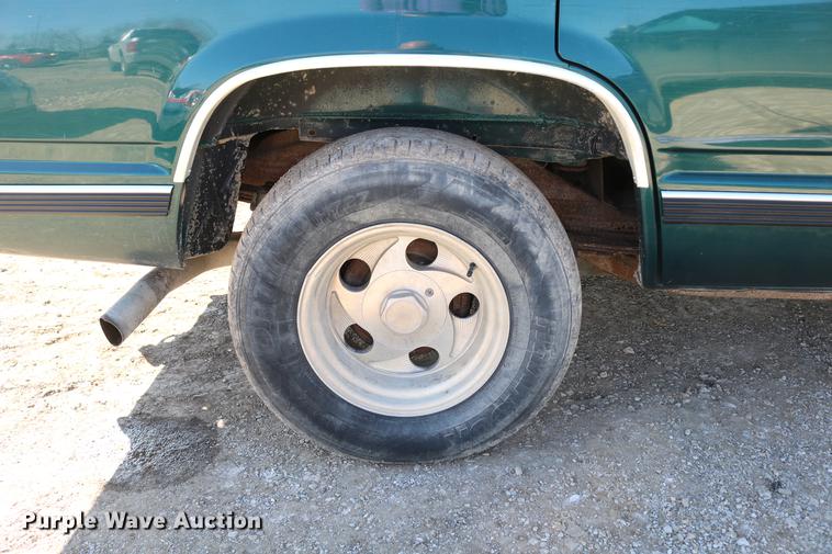 image for item DB6568 1999 Chevrolet Tahoe SUV