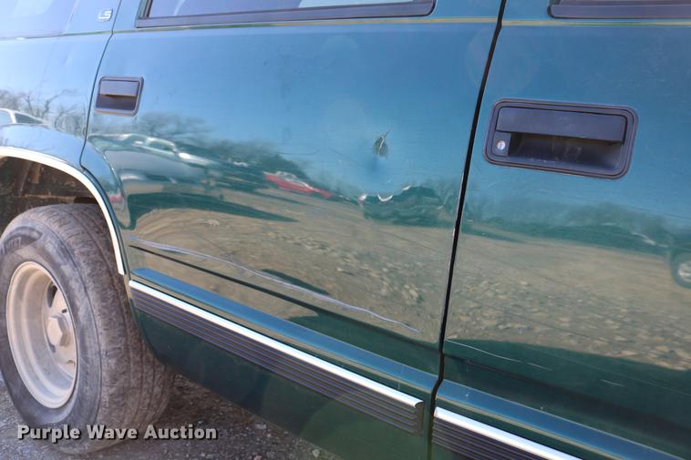 image for item DB6568 1999 Chevrolet Tahoe SUV