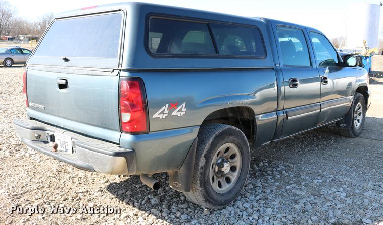 image for item DB6570 2006 Chevrolet Silverado 1500 Crew Cab pickup truck
