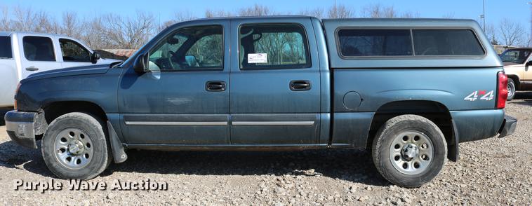 image for item DB6570 2006 Chevrolet Silverado 1500 Crew Cab pickup truck