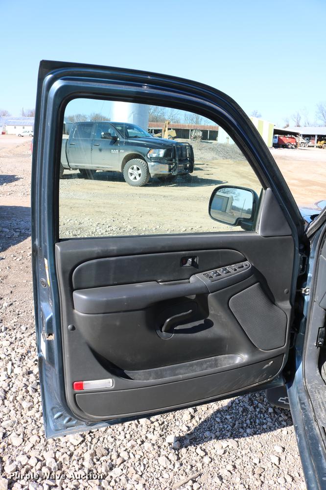 image for item DB6570 2006 Chevrolet Silverado 1500 Crew Cab pickup truck