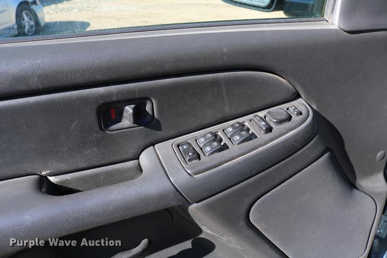 image for item DB6570 2006 Chevrolet Silverado 1500 Crew Cab pickup truck