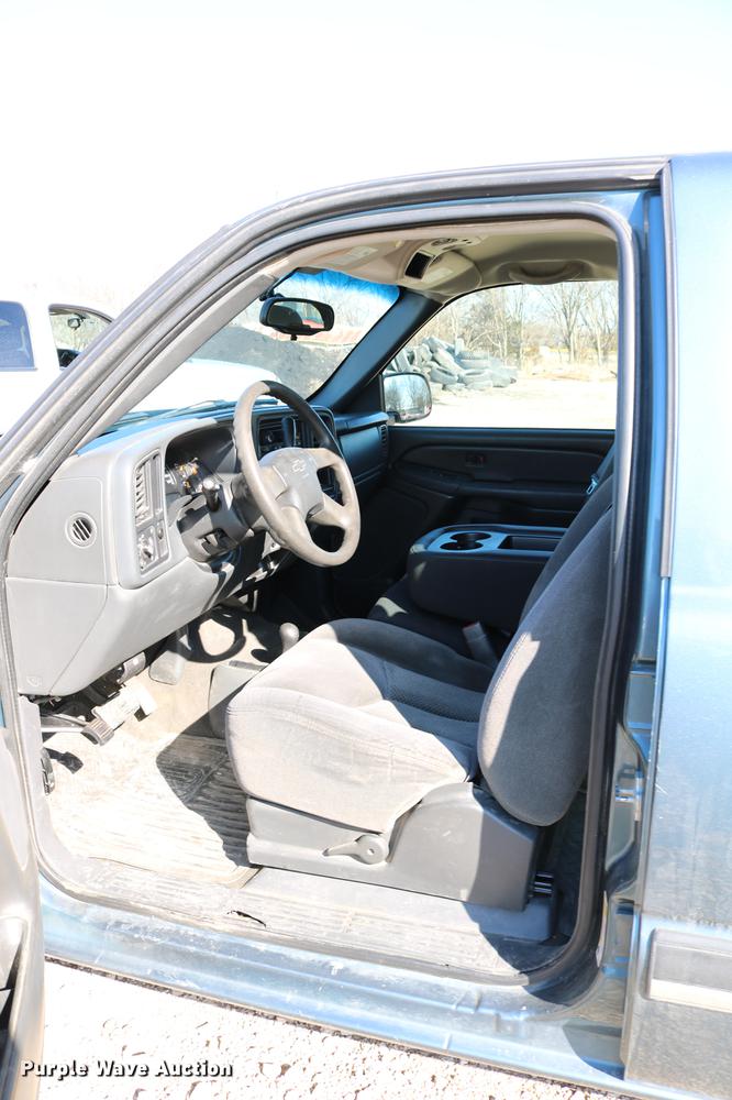 image for item DB6570 2006 Chevrolet Silverado 1500 Crew Cab pickup truck