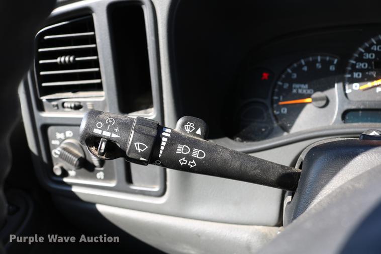 image for item DB6570 2006 Chevrolet Silverado 1500 Crew Cab pickup truck