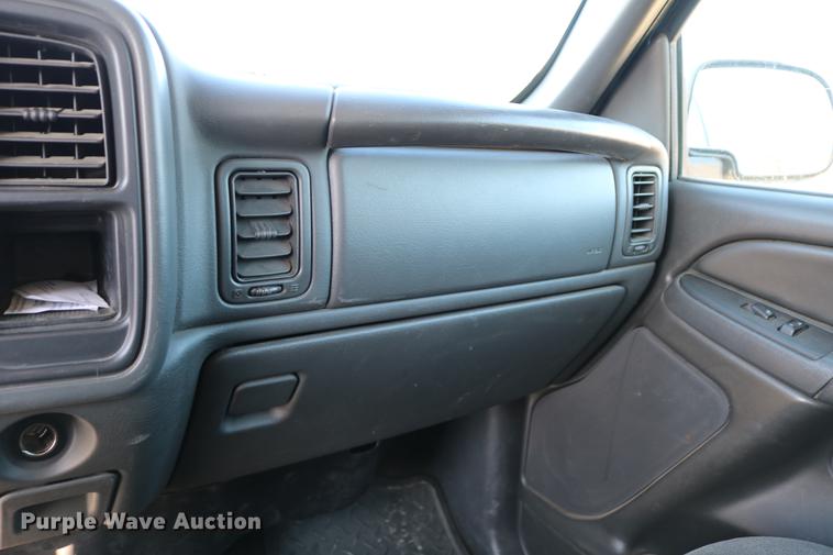 image for item DB6570 2006 Chevrolet Silverado 1500 Crew Cab pickup truck