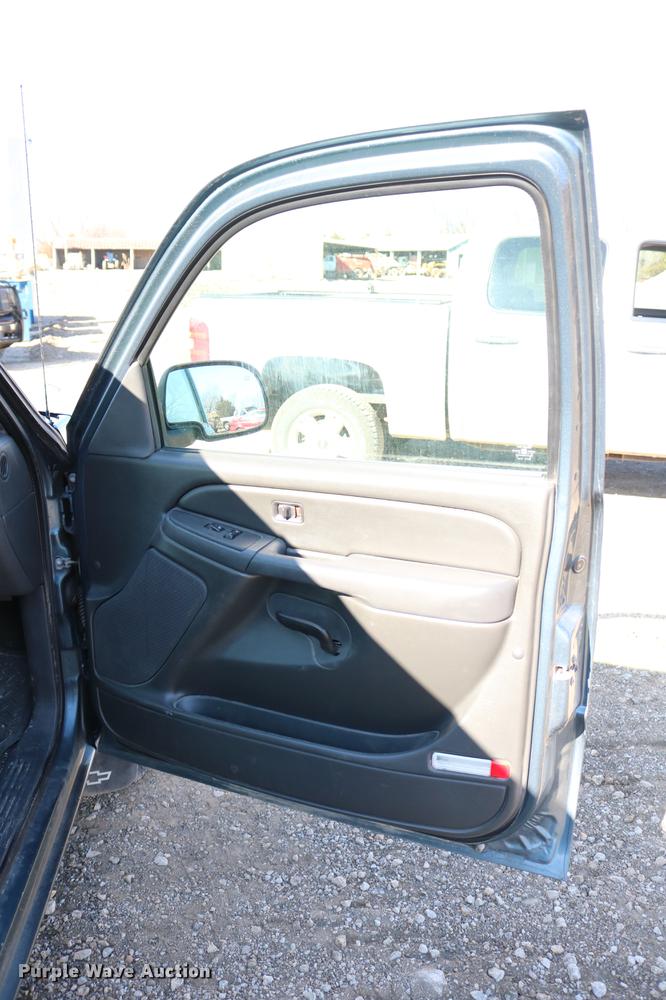 image for item DB6570 2006 Chevrolet Silverado 1500 Crew Cab pickup truck