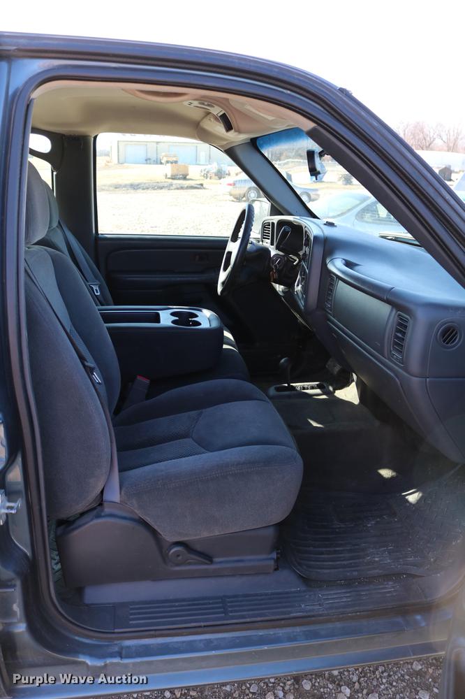 image for item DB6570 2006 Chevrolet Silverado 1500 Crew Cab pickup truck