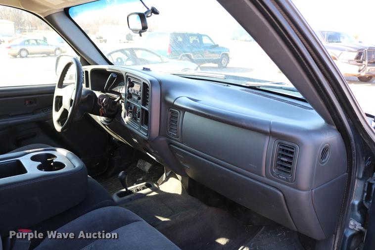 image for item DB6570 2006 Chevrolet Silverado 1500 Crew Cab pickup truck