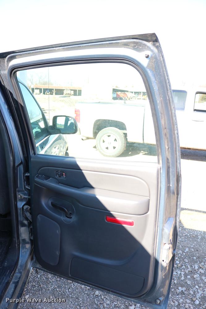 image for item DB6570 2006 Chevrolet Silverado 1500 Crew Cab pickup truck