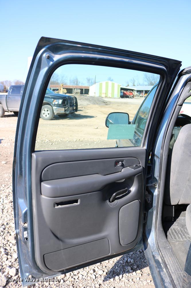 image for item DB6570 2006 Chevrolet Silverado 1500 Crew Cab pickup truck