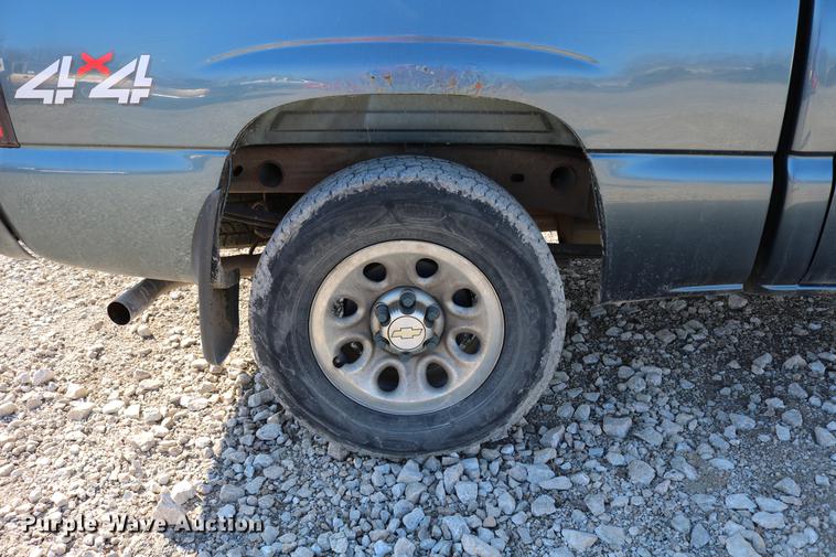 image for item DB6570 2006 Chevrolet Silverado 1500 Crew Cab pickup truck