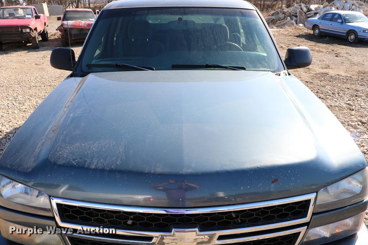 image for item DB6570 2006 Chevrolet Silverado 1500 Crew Cab pickup truck