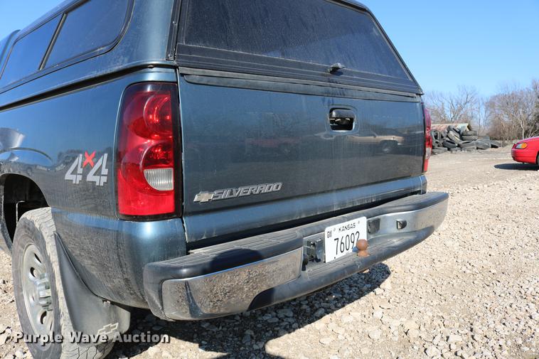 image for item DB6570 2006 Chevrolet Silverado 1500 Crew Cab pickup truck