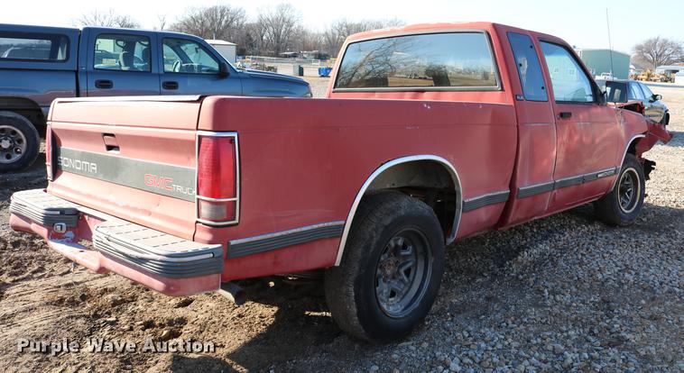 image for item DB6572 1992 GMC Sonoma Club Coupe pickup truck