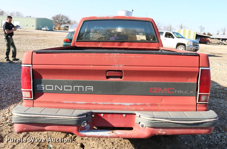image for item DB6572 1992 GMC Sonoma Club Coupe pickup truck