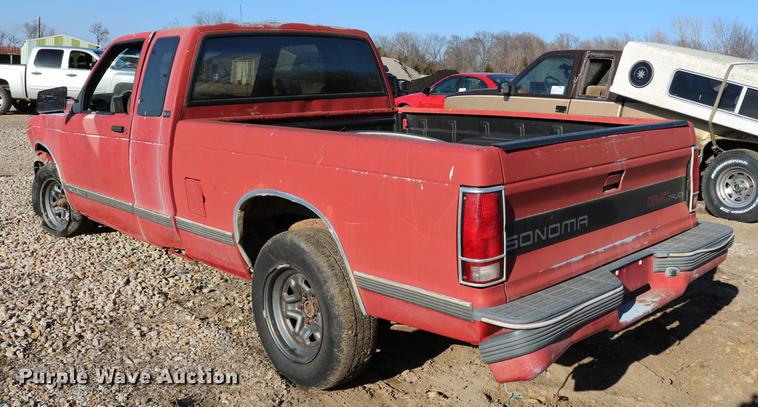 image for item DB6572 1992 GMC Sonoma Club Coupe pickup truck