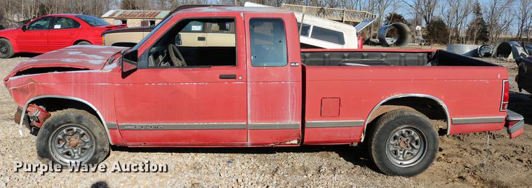 image for item DB6572 1992 GMC Sonoma Club Coupe pickup truck