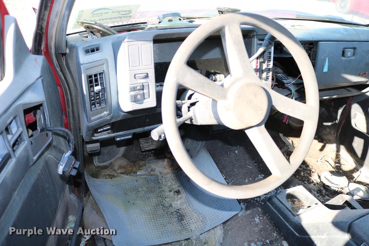 image for item DB6572 1992 GMC Sonoma Club Coupe pickup truck