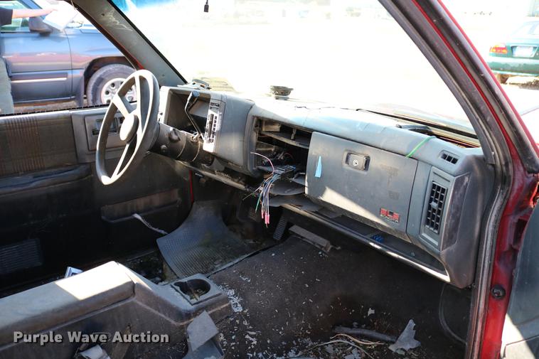 image for item DB6572 1992 GMC Sonoma Club Coupe pickup truck