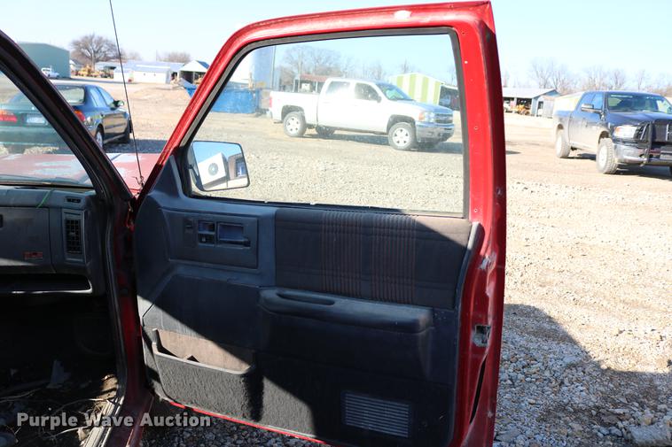 image for item DB6572 1992 GMC Sonoma Club Coupe pickup truck