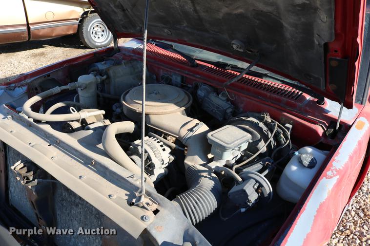 image for item DB6572 1992 GMC Sonoma Club Coupe pickup truck