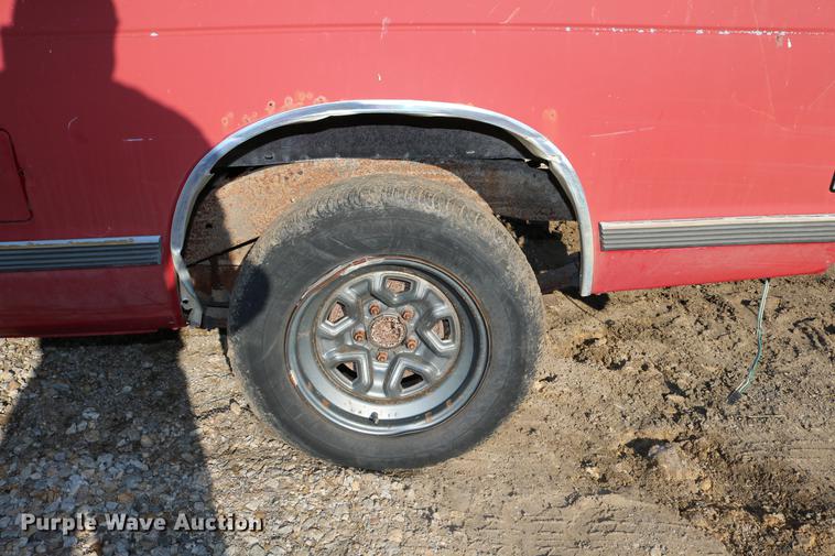 image for item DB6572 1992 GMC Sonoma Club Coupe pickup truck