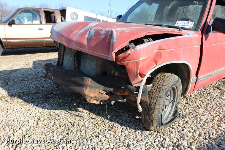 image for item DB6572 1992 GMC Sonoma Club Coupe pickup truck