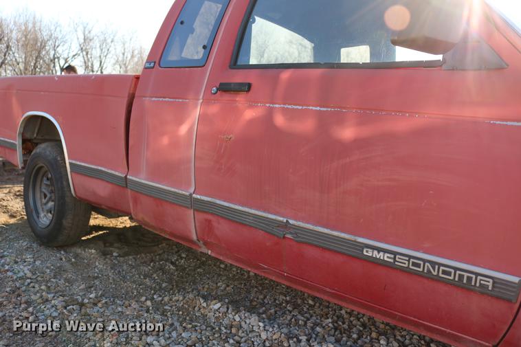 image for item DB6572 1992 GMC Sonoma Club Coupe pickup truck