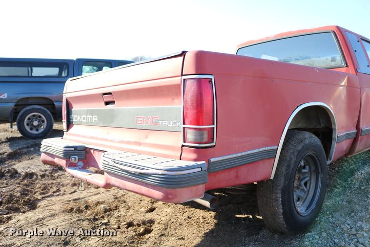 image for item DB6572 1992 GMC Sonoma Club Coupe pickup truck