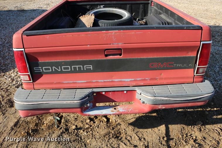 image for item DB6572 1992 GMC Sonoma Club Coupe pickup truck