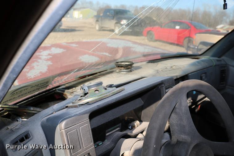 image for item DB6572 1992 GMC Sonoma Club Coupe pickup truck