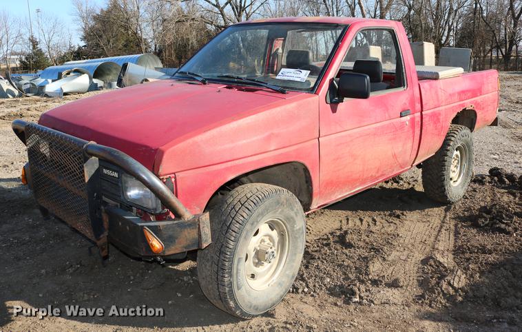 image for item DB6573 1988 Nissan pickup truck