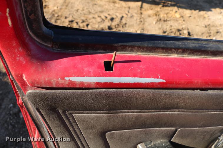 image for item DB6573 1988 Nissan pickup truck