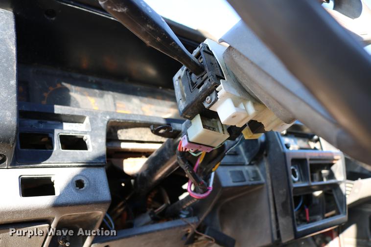 image for item DB6573 1988 Nissan pickup truck