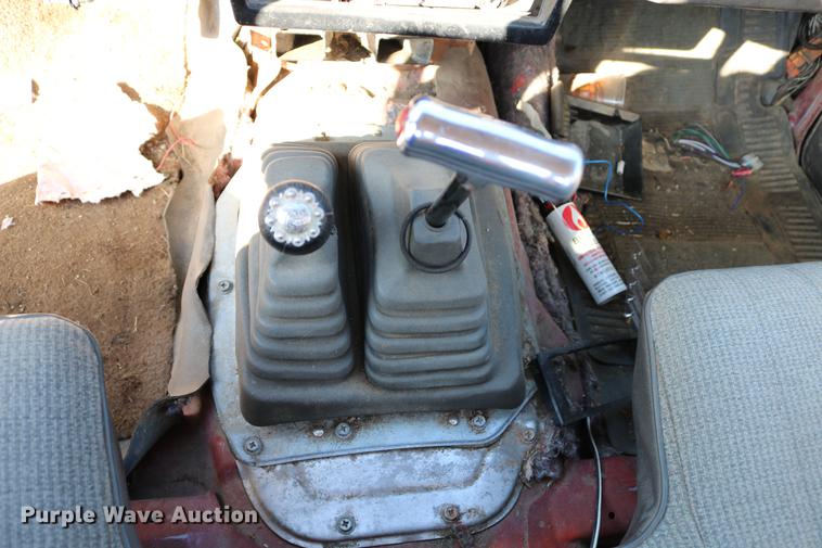 image for item DB6573 1988 Nissan pickup truck